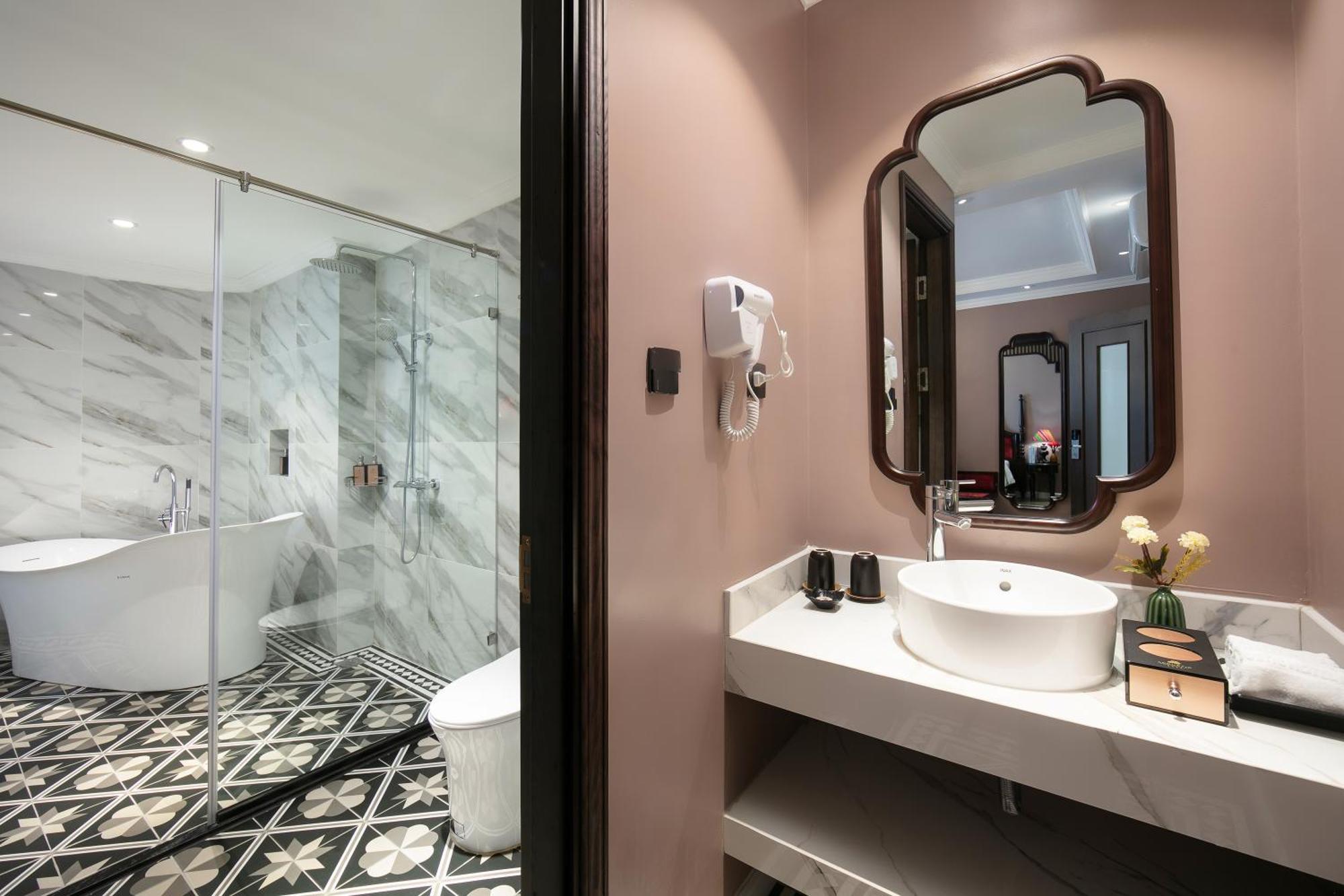 Acoustic Premium Hotel & Spa Hanoi Exterior photo