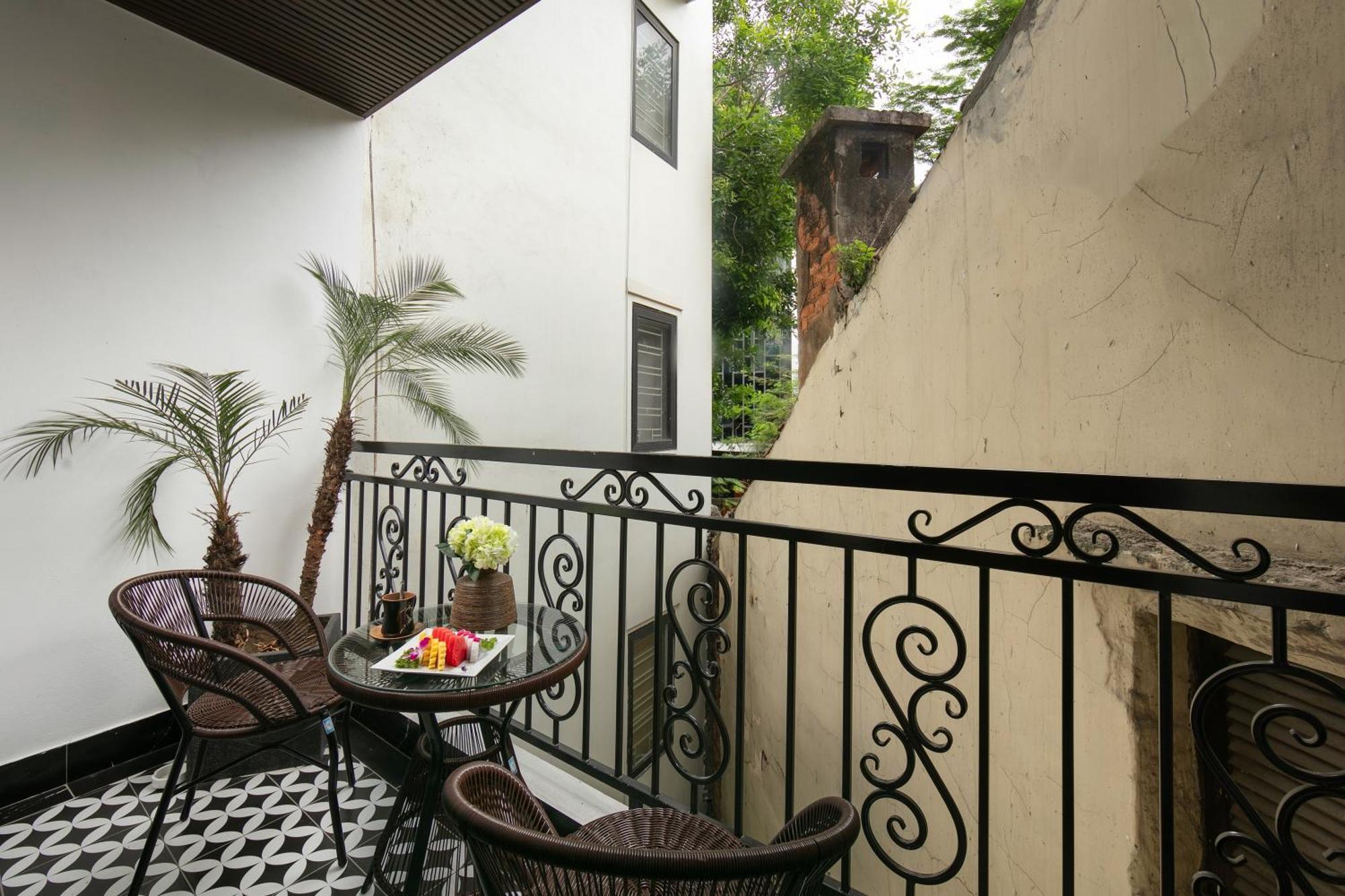 Acoustic Premium Hotel & Spa Hanoi Exterior photo